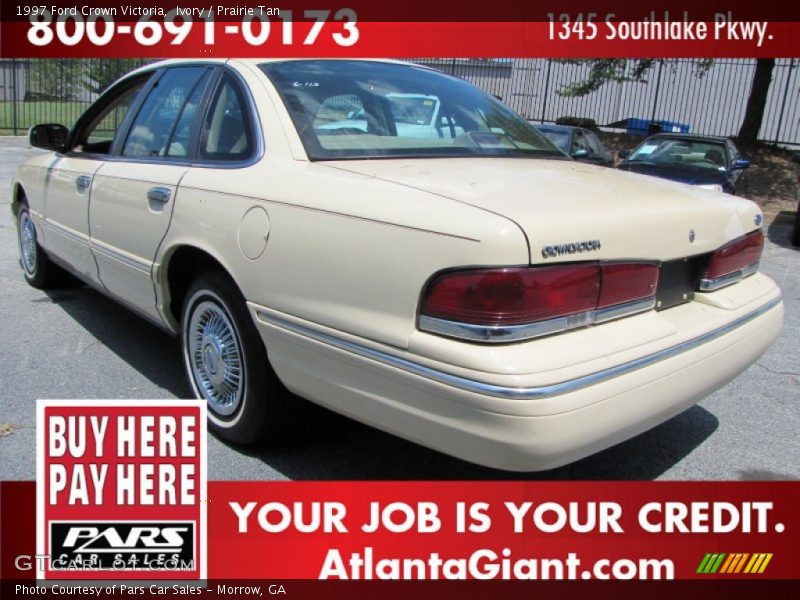 Ivory / Prairie Tan 1997 Ford Crown Victoria