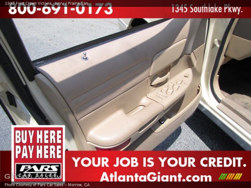 Ivory / Prairie Tan 1997 Ford Crown Victoria