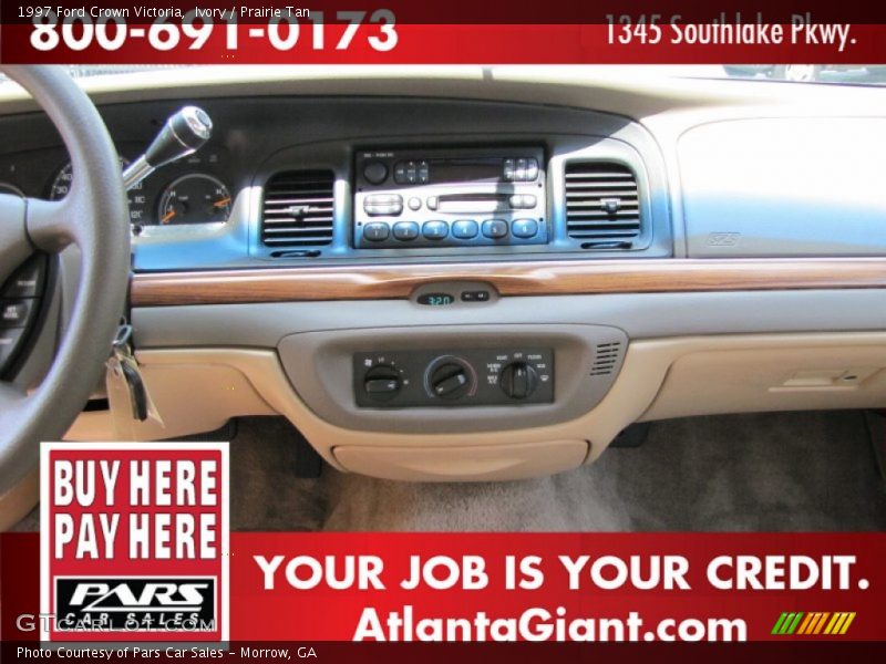 Ivory / Prairie Tan 1997 Ford Crown Victoria