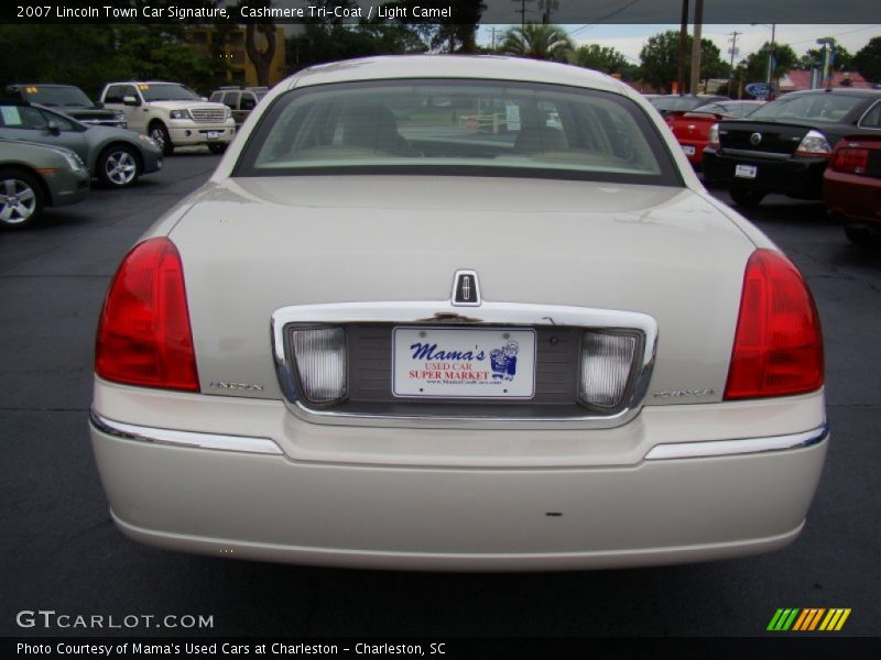 Cashmere Tri-Coat / Light Camel 2007 Lincoln Town Car Signature