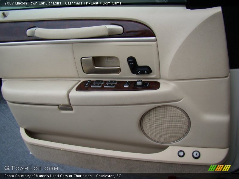 Cashmere Tri-Coat / Light Camel 2007 Lincoln Town Car Signature