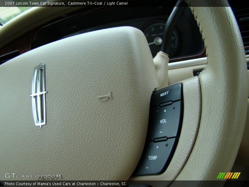 Cashmere Tri-Coat / Light Camel 2007 Lincoln Town Car Signature