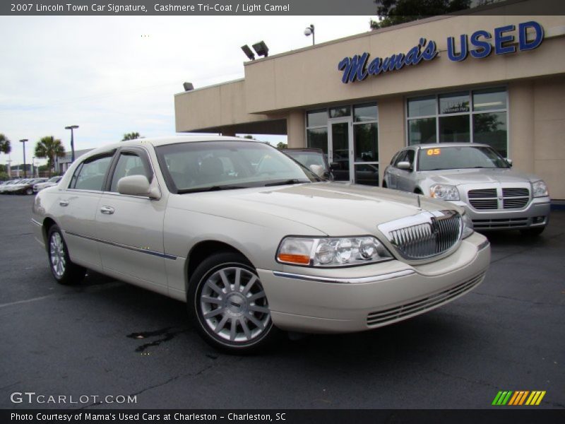 Cashmere Tri-Coat / Light Camel 2007 Lincoln Town Car Signature