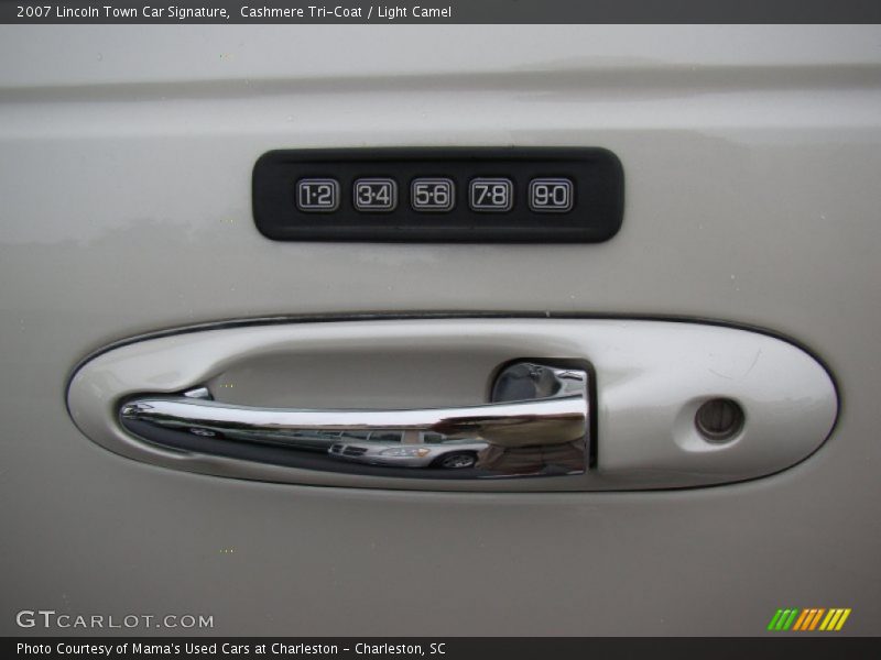 Cashmere Tri-Coat / Light Camel 2007 Lincoln Town Car Signature