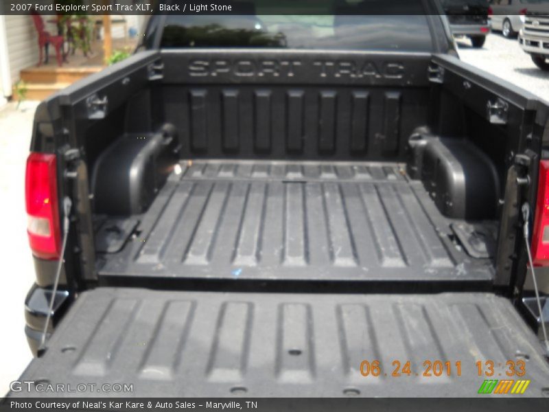 Black / Light Stone 2007 Ford Explorer Sport Trac XLT