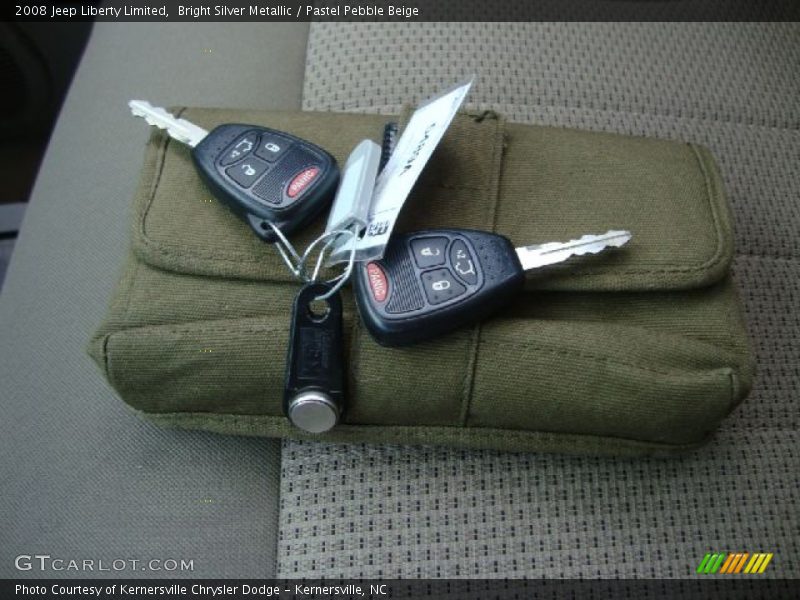 Bright Silver Metallic / Pastel Pebble Beige 2008 Jeep Liberty Limited