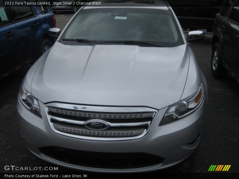 Ingot Silver / Charcoal Black 2011 Ford Taurus Limited