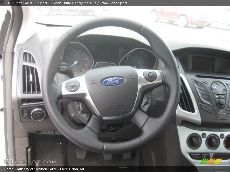 Blue Candy Metallic / Two-Tone Sport 2012 Ford Focus SE Sport 5-Door