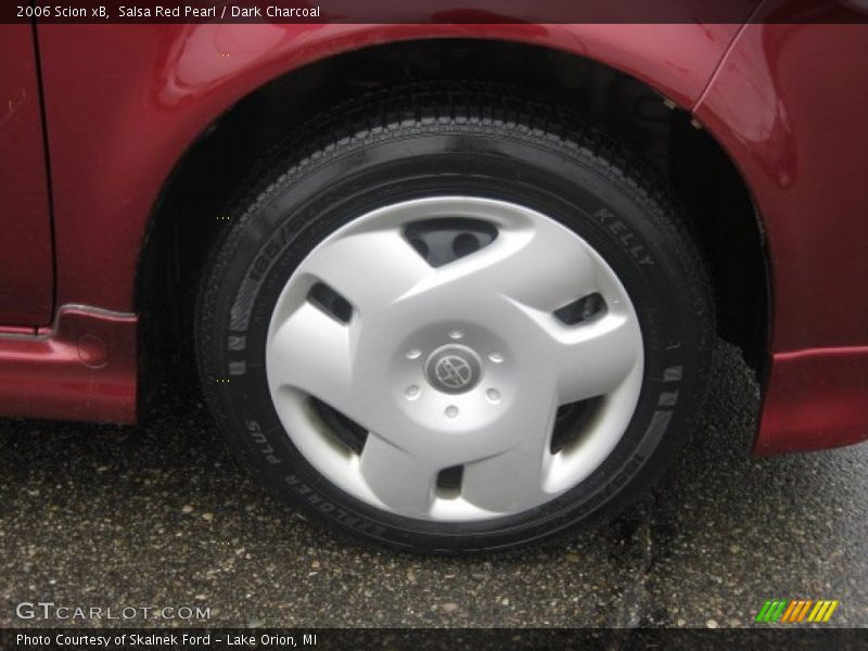 Salsa Red Pearl / Dark Charcoal 2006 Scion xB