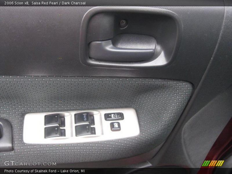 Salsa Red Pearl / Dark Charcoal 2006 Scion xB