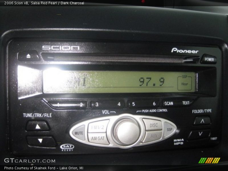 Salsa Red Pearl / Dark Charcoal 2006 Scion xB