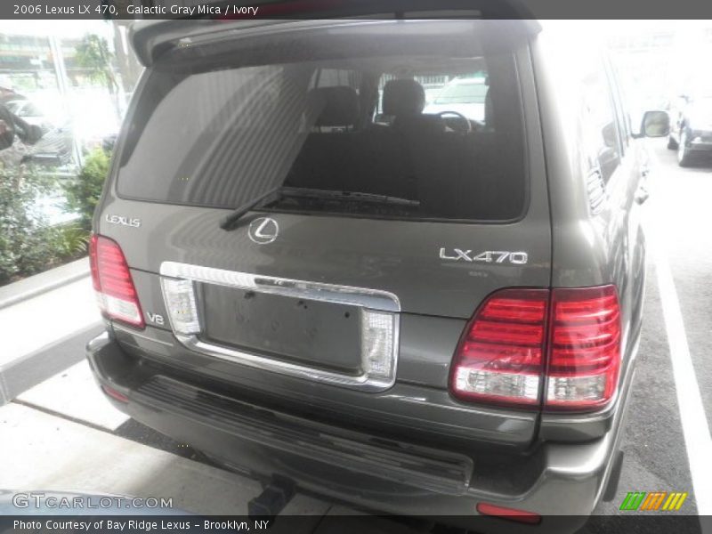 Galactic Gray Mica / Ivory 2006 Lexus LX 470