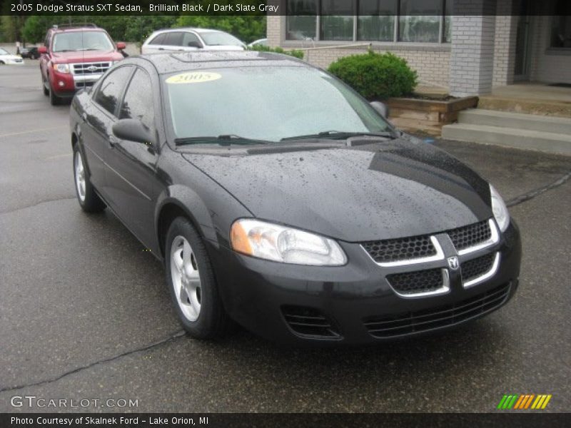 Brilliant Black / Dark Slate Gray 2005 Dodge Stratus SXT Sedan