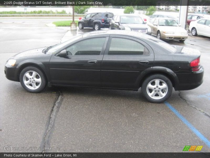 Brilliant Black / Dark Slate Gray 2005 Dodge Stratus SXT Sedan