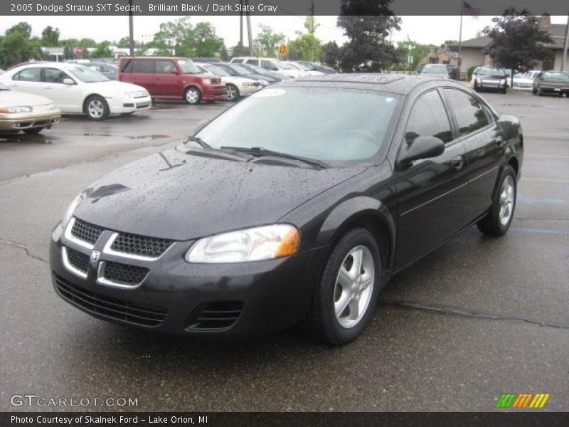Brilliant Black / Dark Slate Gray 2005 Dodge Stratus SXT Sedan