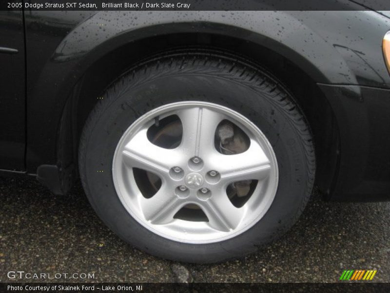 Brilliant Black / Dark Slate Gray 2005 Dodge Stratus SXT Sedan