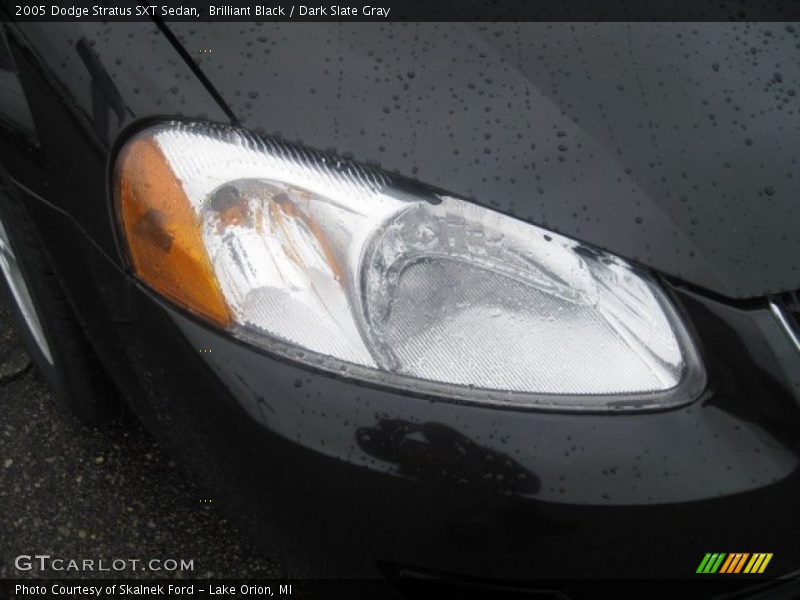 Brilliant Black / Dark Slate Gray 2005 Dodge Stratus SXT Sedan
