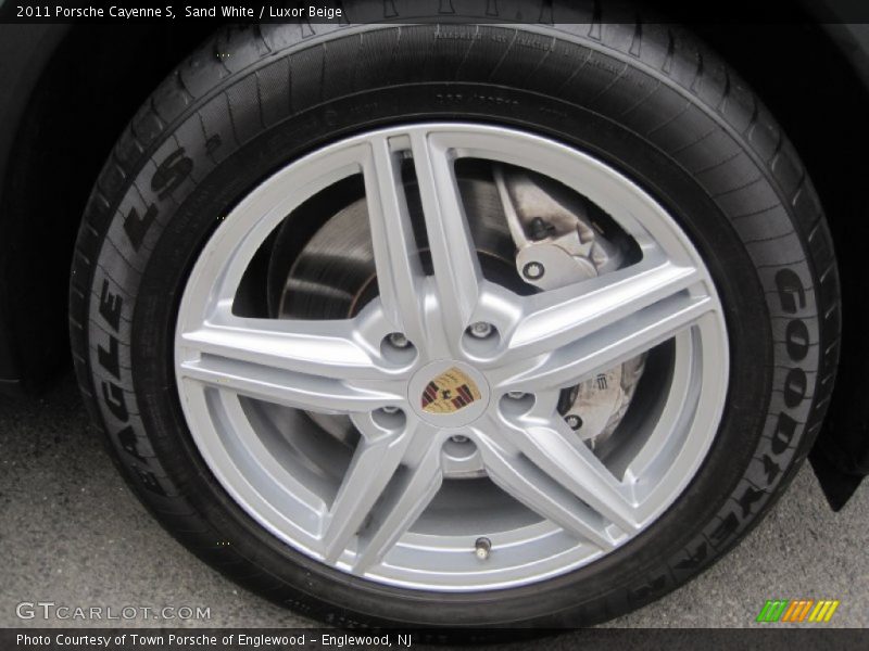 Sand White / Luxor Beige 2011 Porsche Cayenne S