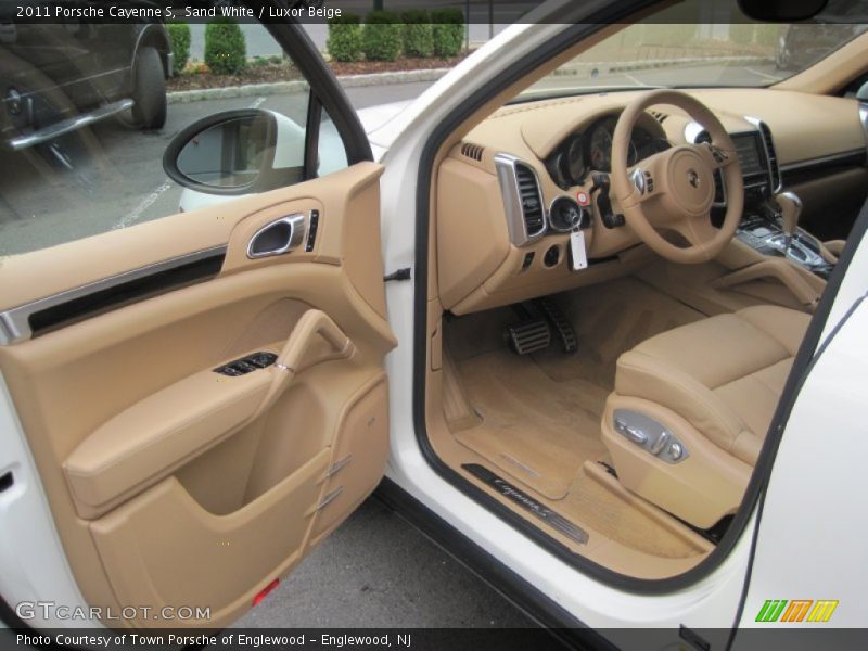 Sand White / Luxor Beige 2011 Porsche Cayenne S