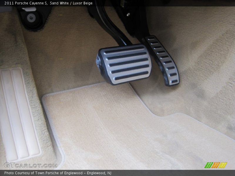 Sand White / Luxor Beige 2011 Porsche Cayenne S