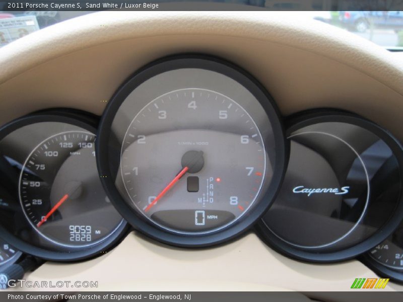 Sand White / Luxor Beige 2011 Porsche Cayenne S