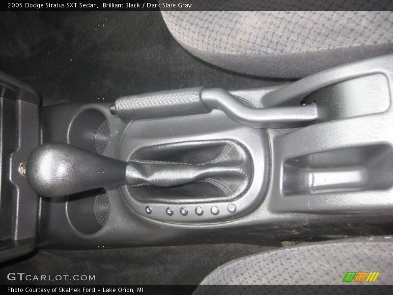 Brilliant Black / Dark Slate Gray 2005 Dodge Stratus SXT Sedan
