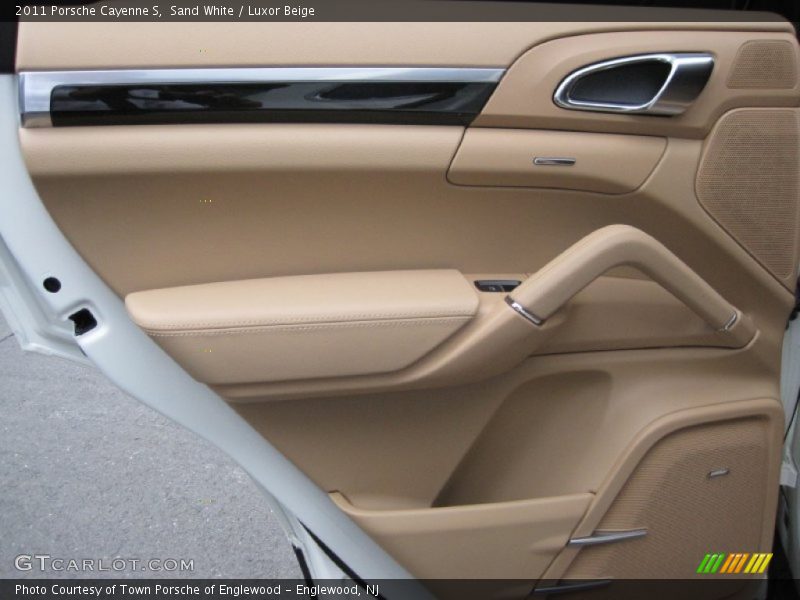 Sand White / Luxor Beige 2011 Porsche Cayenne S