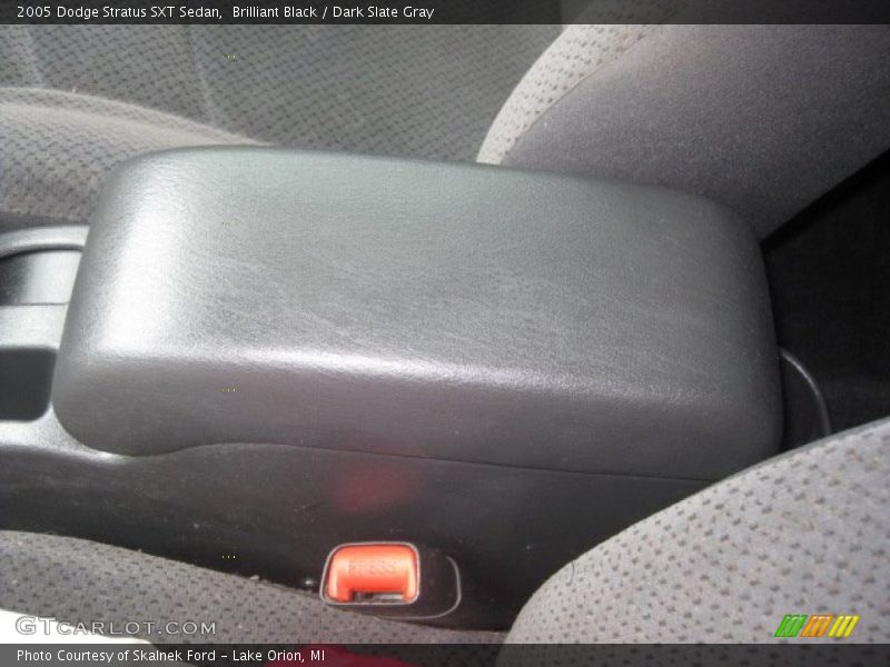 Brilliant Black / Dark Slate Gray 2005 Dodge Stratus SXT Sedan