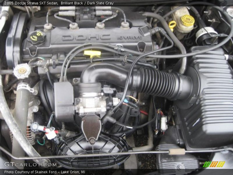 Brilliant Black / Dark Slate Gray 2005 Dodge Stratus SXT Sedan