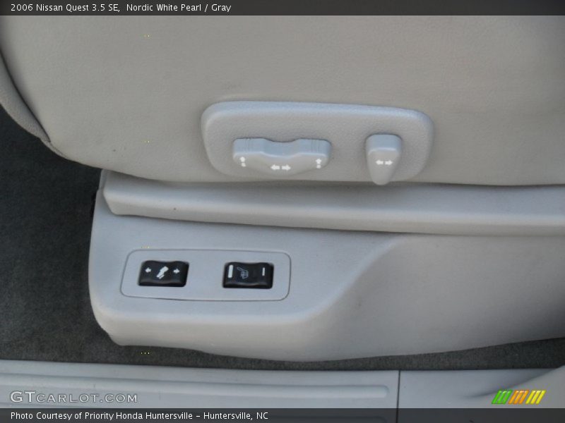 Nordic White Pearl / Gray 2006 Nissan Quest 3.5 SE