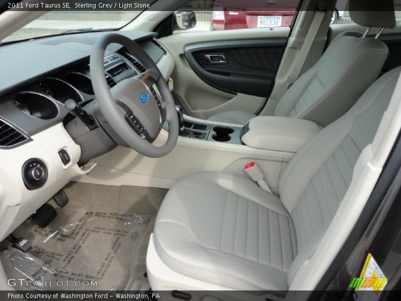  2011 Taurus SE Light Stone Interior