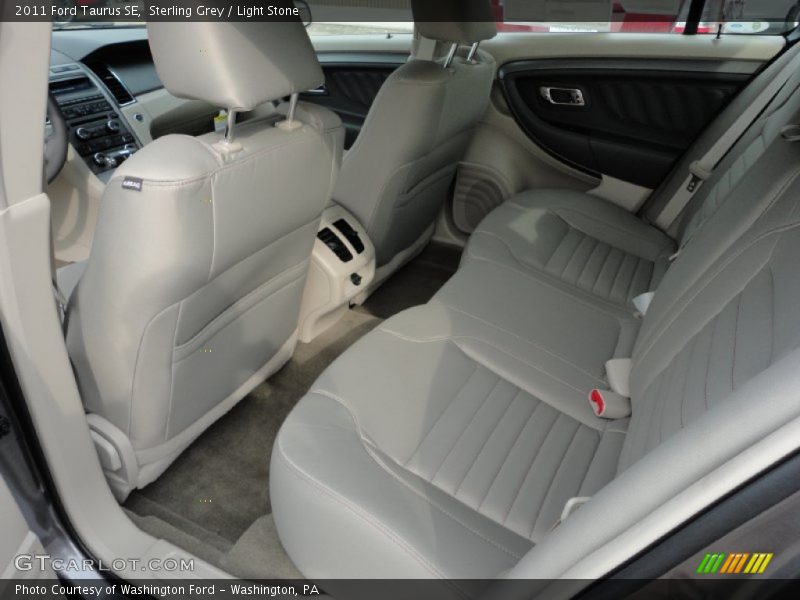  2011 Taurus SE Light Stone Interior