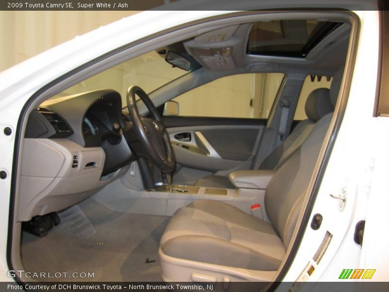 Super White / Ash 2009 Toyota Camry SE