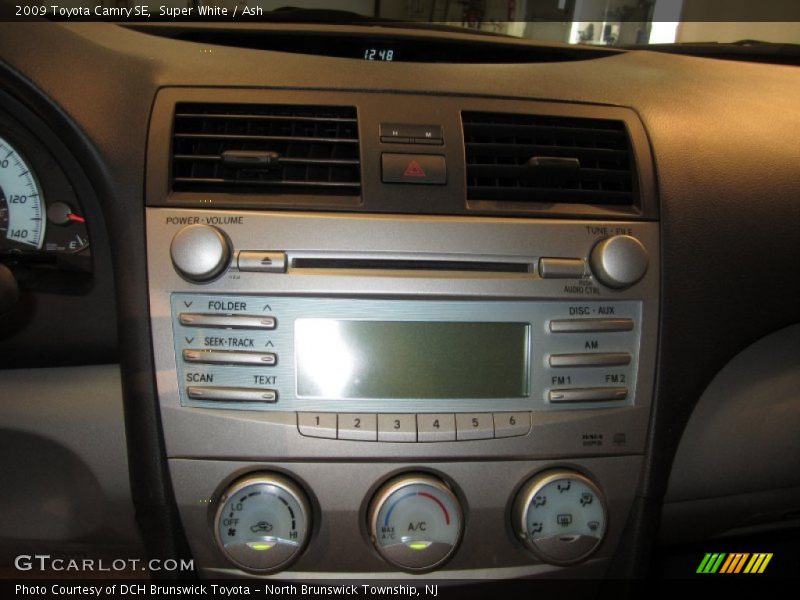 Super White / Ash 2009 Toyota Camry SE