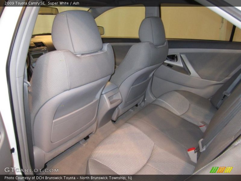 Super White / Ash 2009 Toyota Camry SE