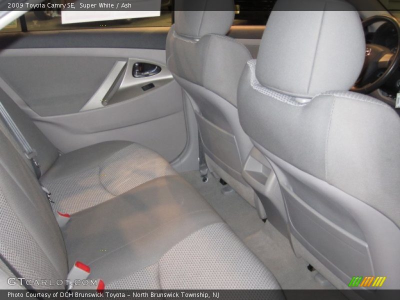 Super White / Ash 2009 Toyota Camry SE
