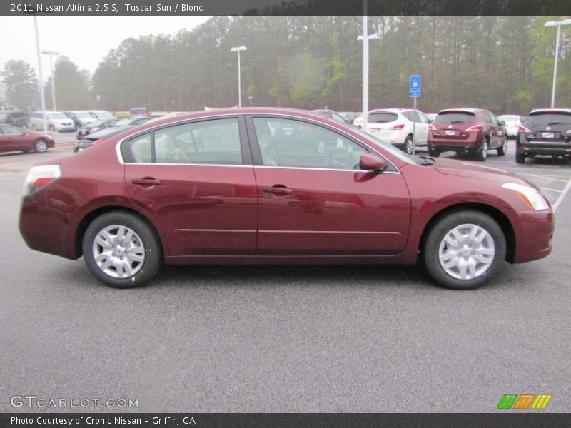 Tuscan Sun / Blond 2011 Nissan Altima 2.5 S