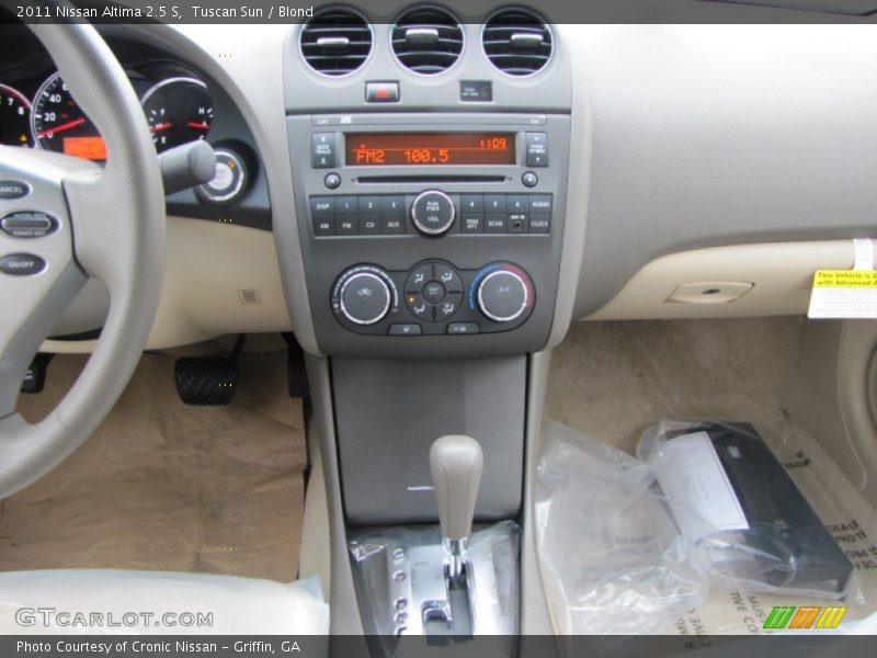 Tuscan Sun / Blond 2011 Nissan Altima 2.5 S