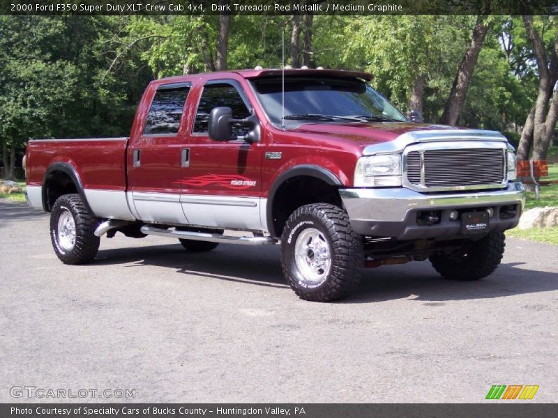 Front 3/4 View of 2000 F350 Super Duty XLT Crew Cab 4x4