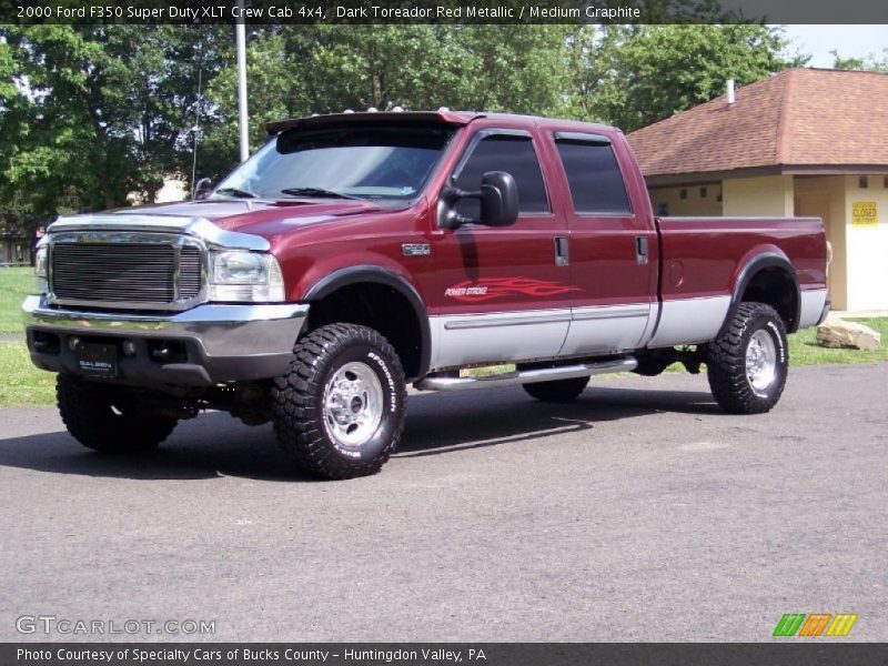 Front 3/4 View of 2000 F350 Super Duty XLT Crew Cab 4x4