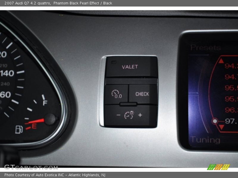 Phantom Black Pearl Effect / Black 2007 Audi Q7 4.2 quattro