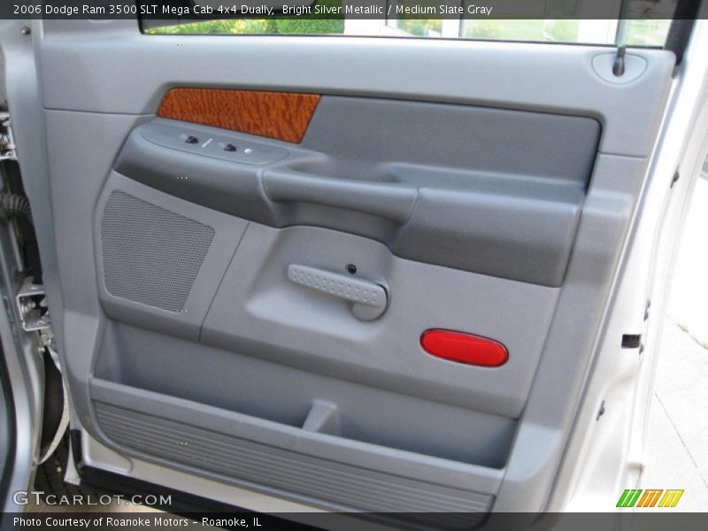 Door Panel of 2006 Ram 3500 SLT Mega Cab 4x4 Dually