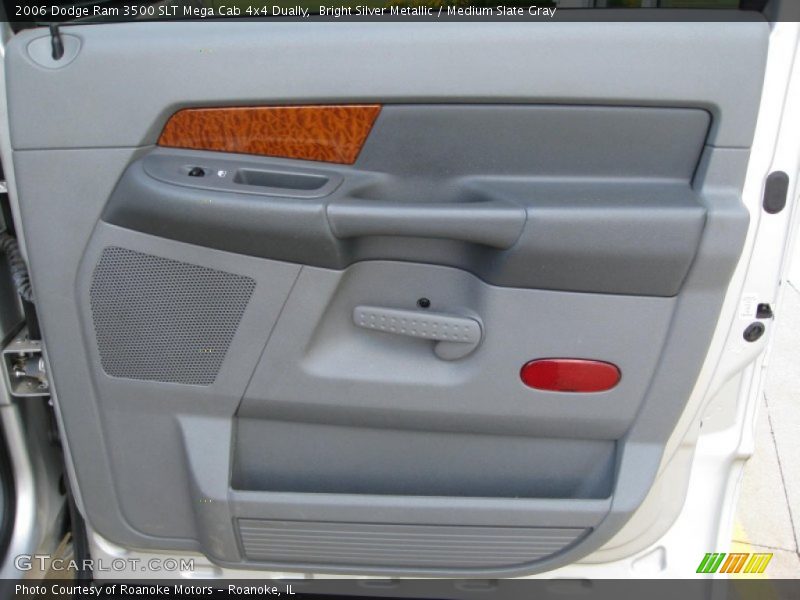 Door Panel of 2006 Ram 3500 SLT Mega Cab 4x4 Dually