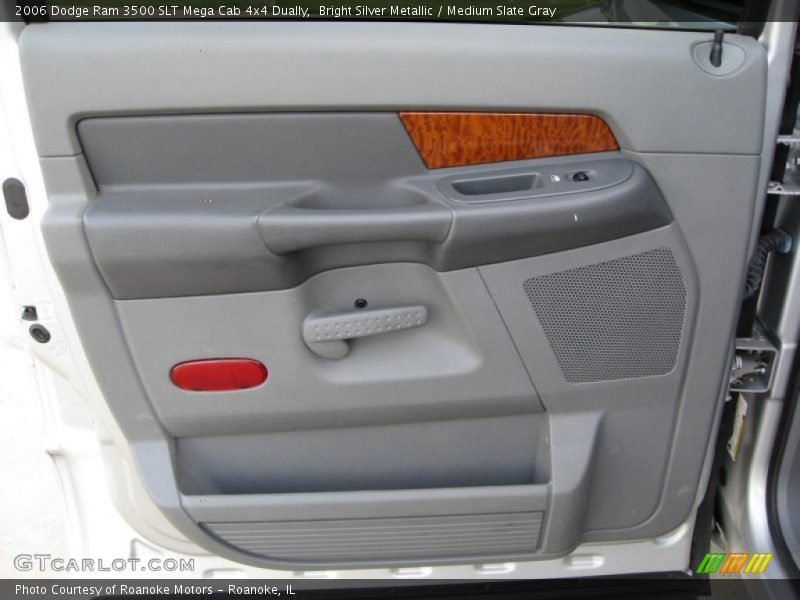 Door Panel of 2006 Ram 3500 SLT Mega Cab 4x4 Dually