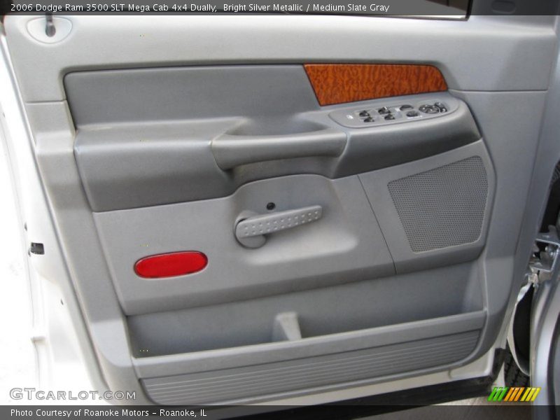 Door Panel of 2006 Ram 3500 SLT Mega Cab 4x4 Dually