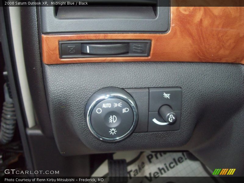 Midnight Blue / Black 2008 Saturn Outlook XR