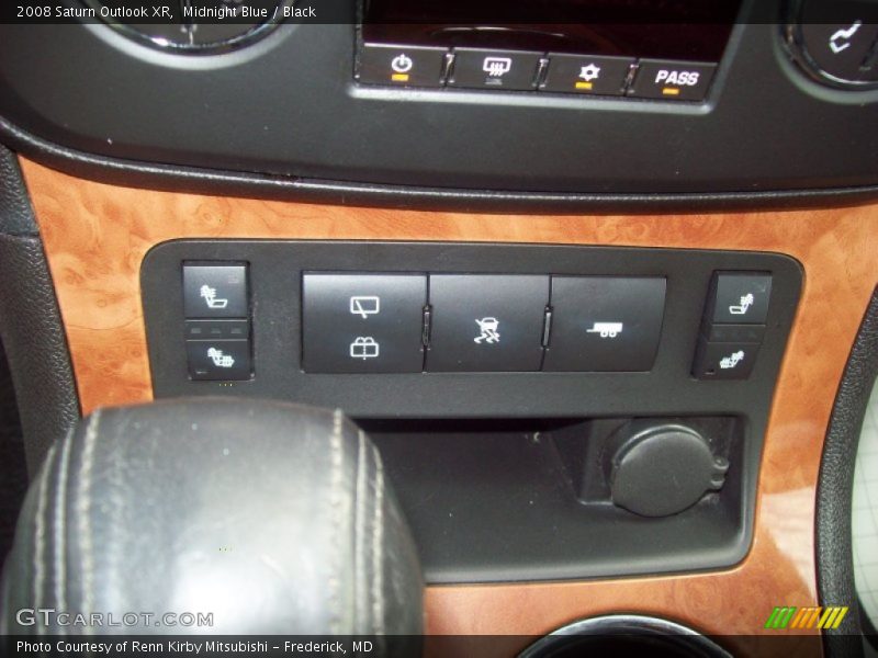Midnight Blue / Black 2008 Saturn Outlook XR