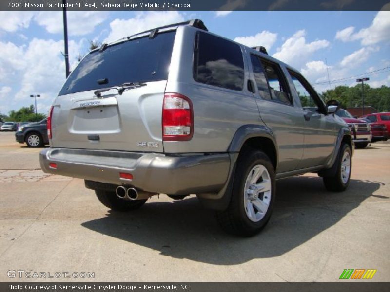 Sahara Beige Metallic / Charcoal 2001 Nissan Pathfinder SE 4x4