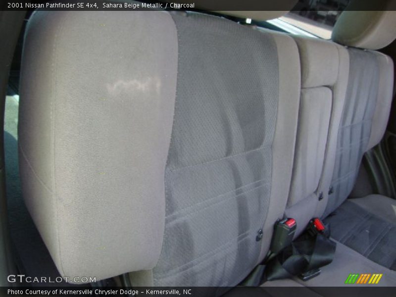 Sahara Beige Metallic / Charcoal 2001 Nissan Pathfinder SE 4x4