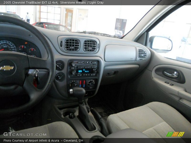 Silverstone Metallic / Light Gray 2005 Chevrolet TrailBlazer EXT LS 4x4